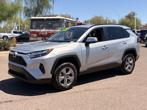 Used 2024 Toyota RAV4 XLE FWD image 30