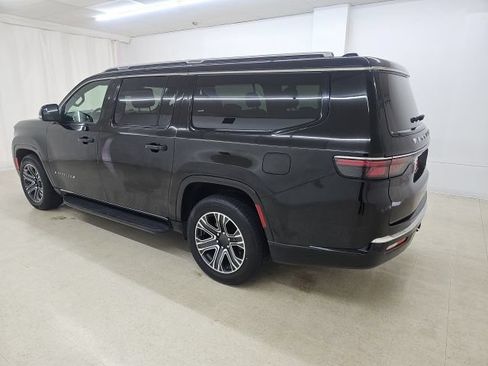 Used 2024 Jeep Wagoneer L Series II w/ Flexible Seating Group AWD/4WD image 18