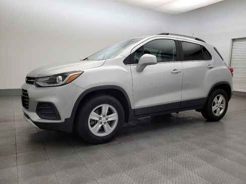 Used 2017 Chevrolet Trax LT w/ LT Convenience Package image 2