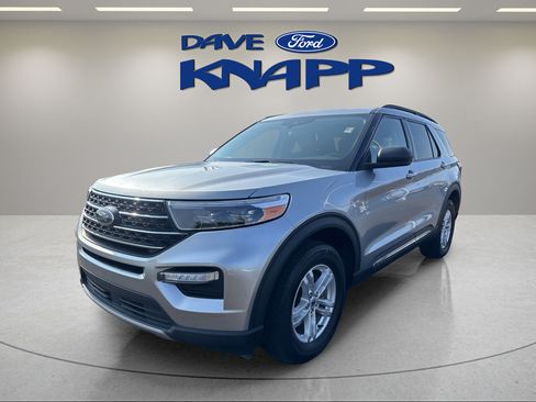Used 2023 Ford Explorer XLT w/ Equipment Group 202A AWD/4WD image 3