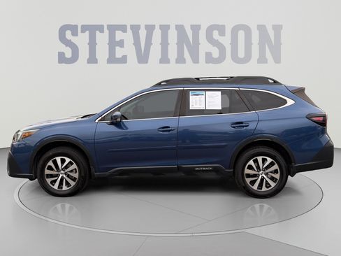 Used 2021 Subaru Outback Premium AWD/4WD image 2