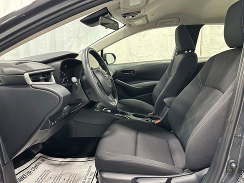 Used 2025 Toyota Corolla LE FWD image 14