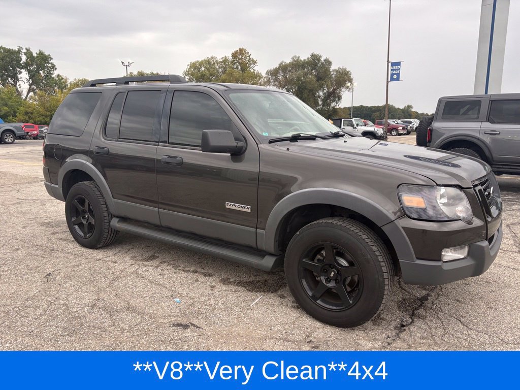 Used 2006 Ford Explorer XLT AWD/4WD image 2