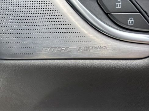 Used 2022 Cadillac XT6 Premium Luxury image 18