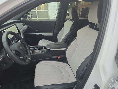 Used 2025 Lexus TX 350 AWD w/ Technology Package image 15