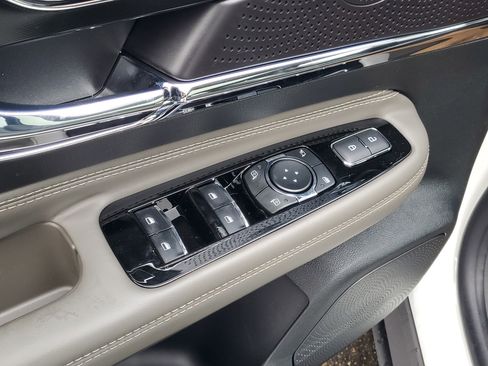 New 2026 Lincoln Corsair Premiere image 10