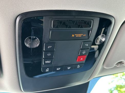 New 2026 Kia Carnival EX FWD image 30