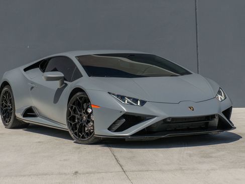 Used 2022 Lamborghini Huracan EVO RWD image 5
