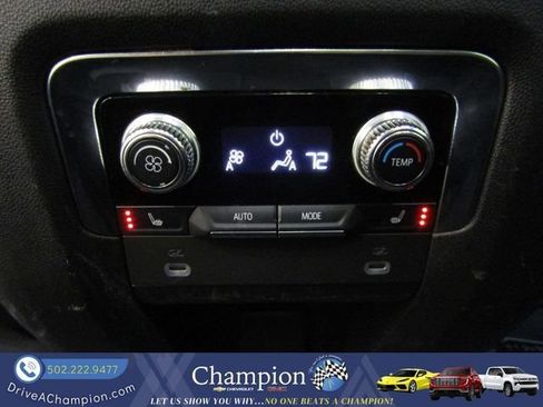 Used 2022 GMC Yukon Denali AWD/4WD image 24