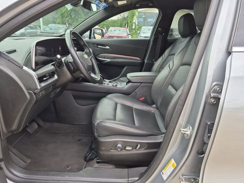 Used 2025 Cadillac XT4 Premium Luxury FWD image 11