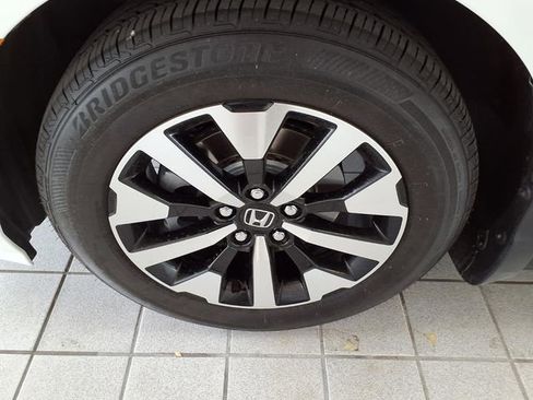 Certified 2025 Honda Odyssey EX-L image 5