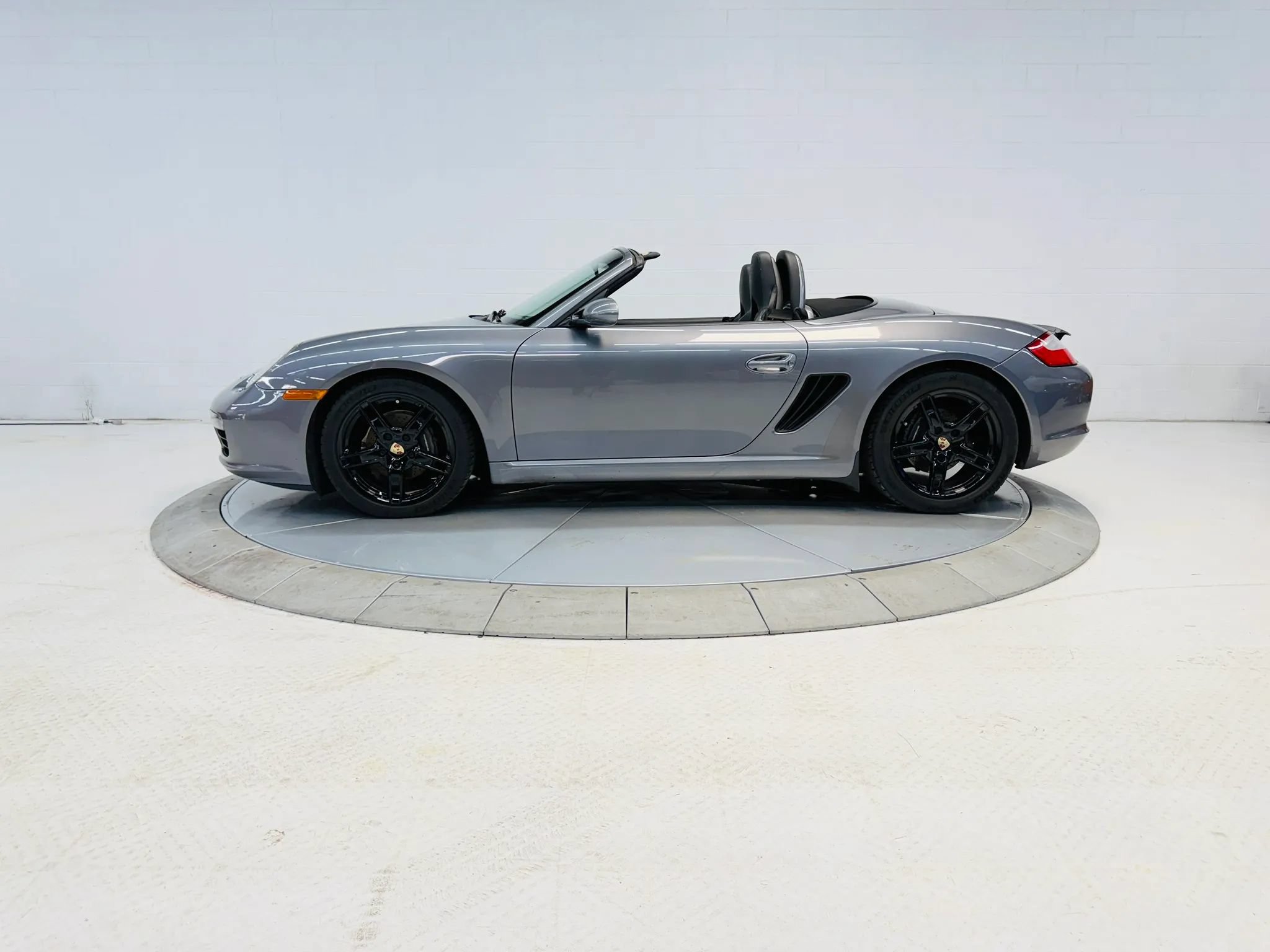 Used 2005 Porsche Boxster RWD image 1