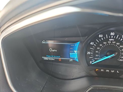 Used 2020 Ford Fusion SE image 16