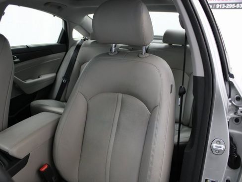 Used 2019 Hyundai Sonata Limited w/ Ultimate Package 02 image 16