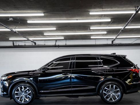 Certified 2023 Acura MDX FWD w/ Technology Package image 2