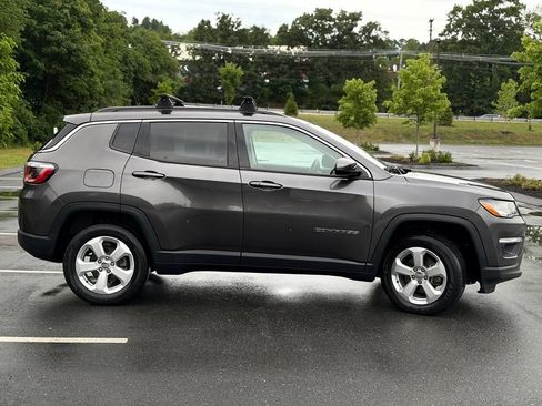 Used 2020 Jeep Compass Latitude AWD/4WD image 7