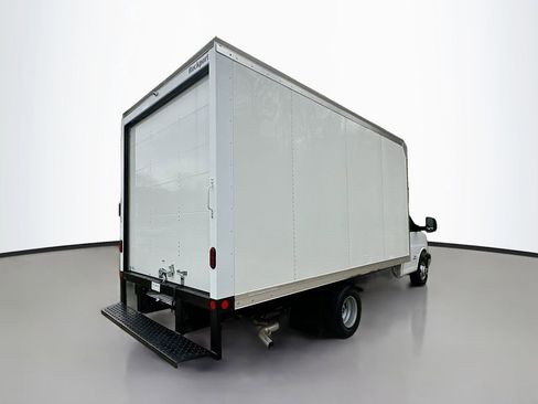 Used 2024 GMC Savana 4500 w/ Power Convenience Package image 7