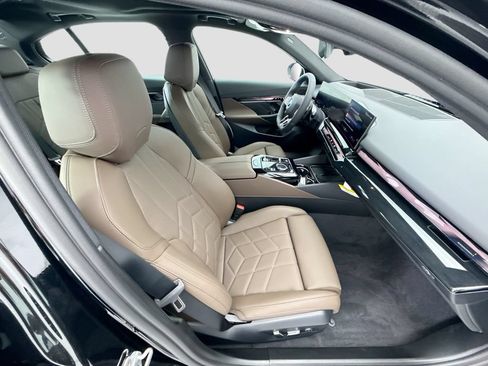 New 2027 BMW 530i xDrive w/ M Sport Package AWD/4WD image 19