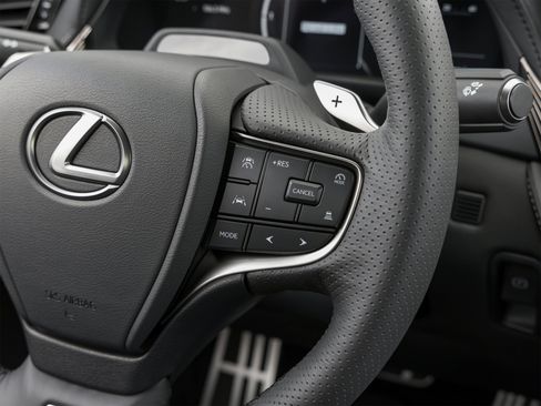 Used 2024 Lexus LS 500 RWD image 43
