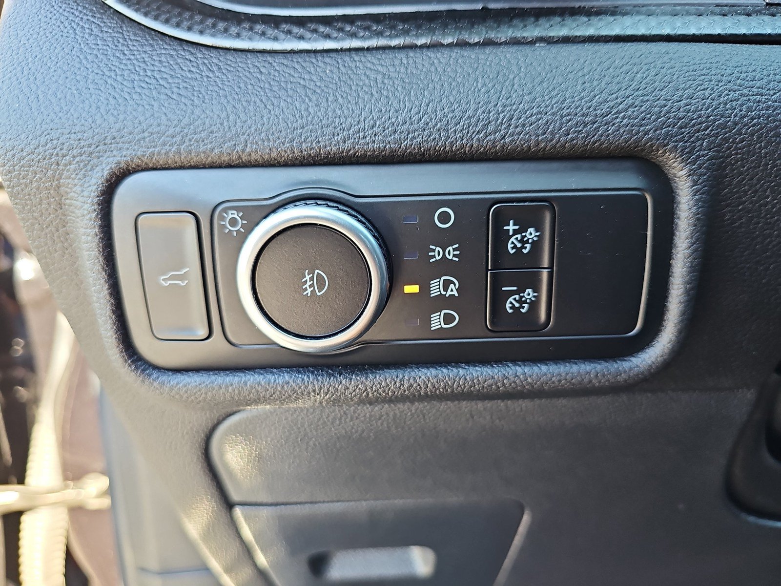 Used 2023 Ford Explorer ST w/ Equipment Group 401A AWD/4WD image 31