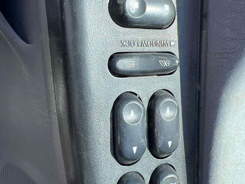 Used 2005 Ford F550 2WD Crew Cab Super Duty image 16