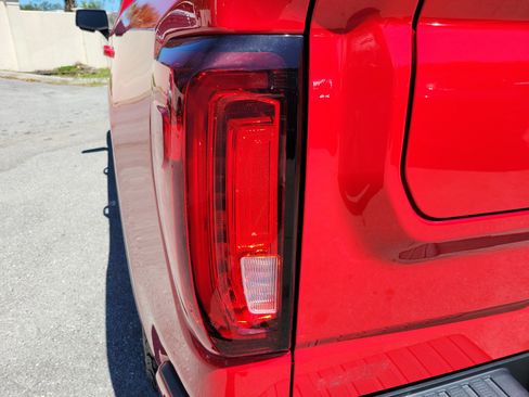 Certified 2021 GMC Sierra 1500 AT4 w/ AT4 Value Package AWD/4WD image 10