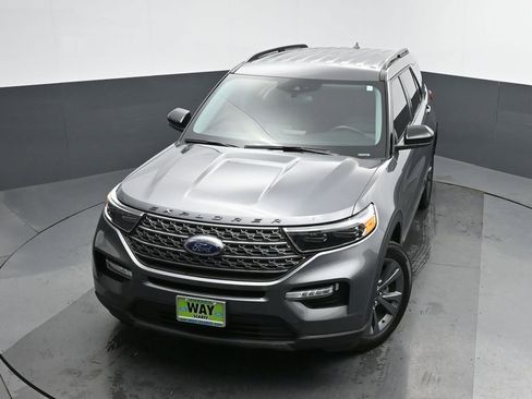 Used 2022 Ford Explorer XLT w/ Equipment Group 202A image 37