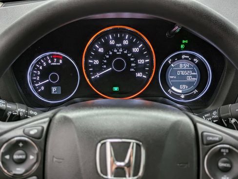 Used 2018 Honda HR-V EX image 26