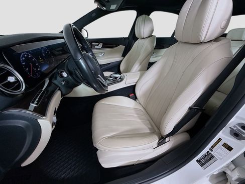 Certified 2019 Mercedes-Benz E 300 4MATIC image 22