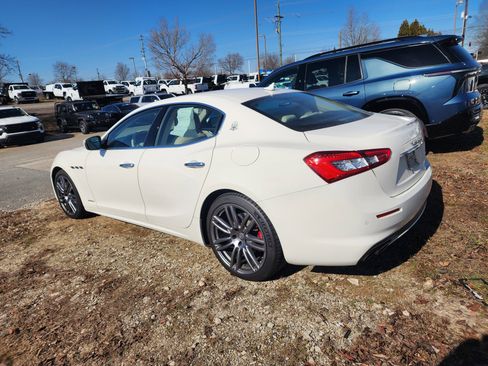 Used 2018 Maserati Ghibli GranLusso image 6
