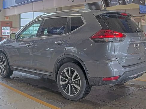 Used 2019 Nissan Rogue SL AWD/4WD image 2