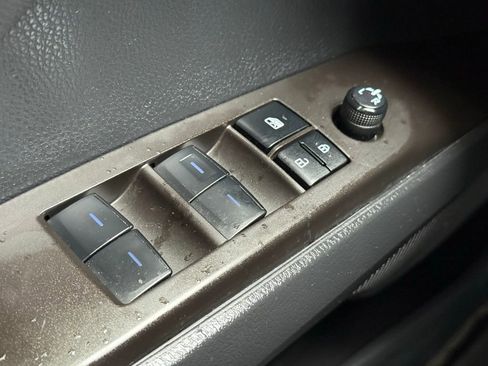 Used 2022 Toyota Camry SE FWD image 17