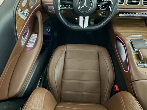 Used 2024 Mercedes-Benz GLS 580 4MATIC w/ E-Active Body Control Package image 21