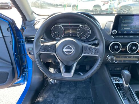 Used 2025 Nissan Sentra SV image 27