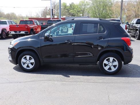 Used 2022 Chevrolet Trax LT w/ LT Convenience Package AWD/4WD image 26