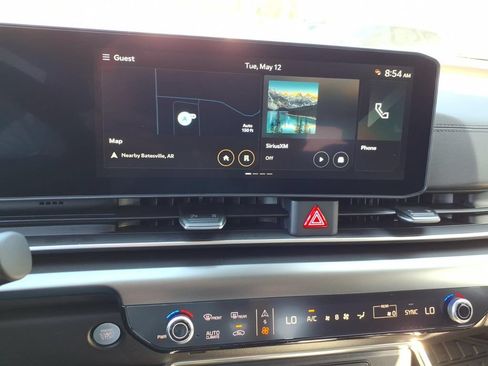 New 2026 Kia Carnival SX w/ SX Dark Edition Package FWD image 18