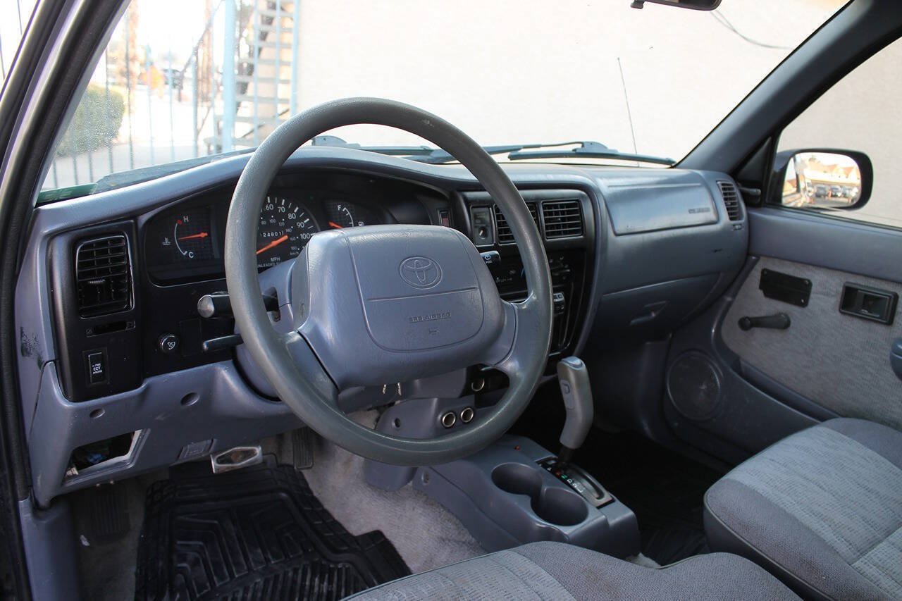 Used 2000 Toyota Tacoma PreRunner w/ Value Pkg RWD image 24