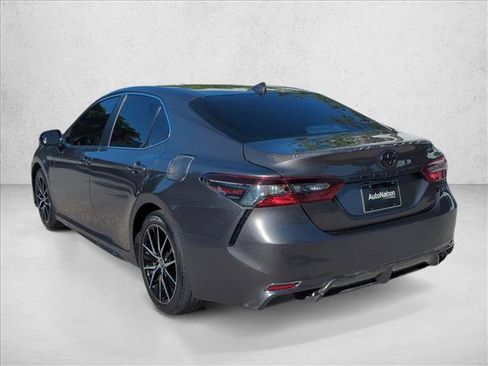 Used 2021 Toyota Camry SE FWD image 8