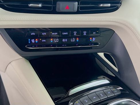 Used 2023 Buick Envision Avenir AWD/4WD image 15