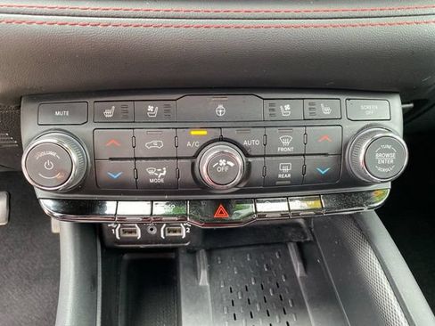 Used 2025 Dodge Durango R/T w/ Blacktop Package AWD/4WD image 29
