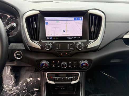 Used 2024 GMC Terrain SLT w/ Infotainment Package II AWD/4WD image 31