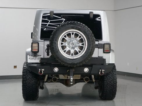 Used 2014 Jeep Wrangler Unlimited Rubicon w/ Connectivity Group image 6