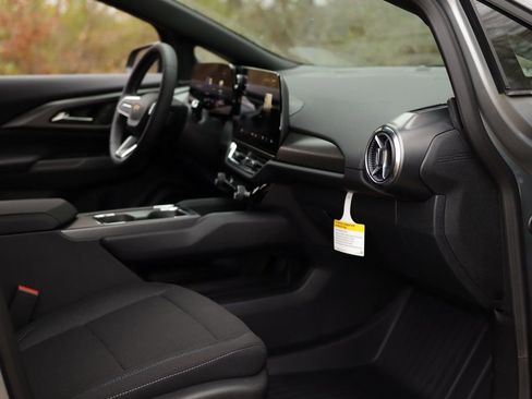 New 2026 Chevrolet Equinox EV LT w/ Comfort Package image 32