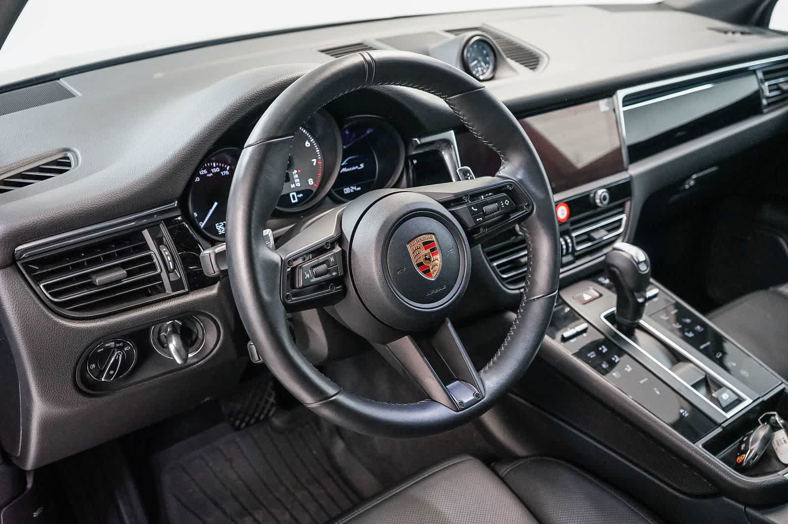 Certified 2026 Porsche Macan S AWD/4WD image 4