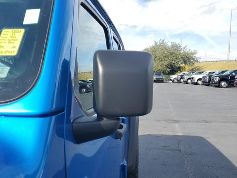 Used 2022 Jeep Wrangler Unlimited Willys image 4