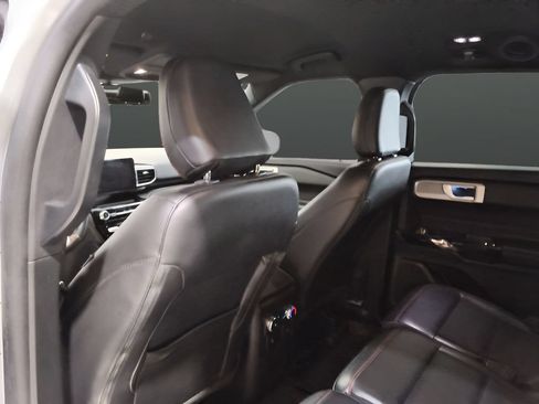 Used 2023 Ford Explorer ST-Line AWD/4WD image 17