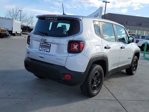Used 2021 Jeep Renegade Sport image 3