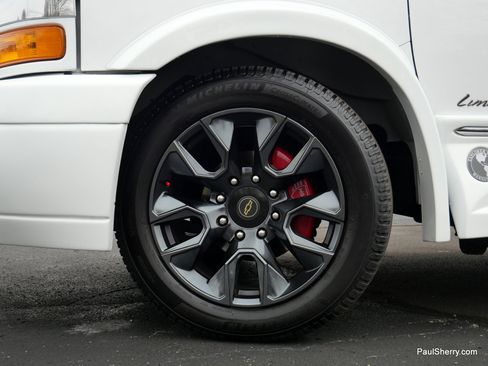 Used 2023 Chevrolet Express 2500 image 21