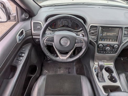 Used 2017 Jeep Grand Cherokee Altitude AWD/4WD image 26