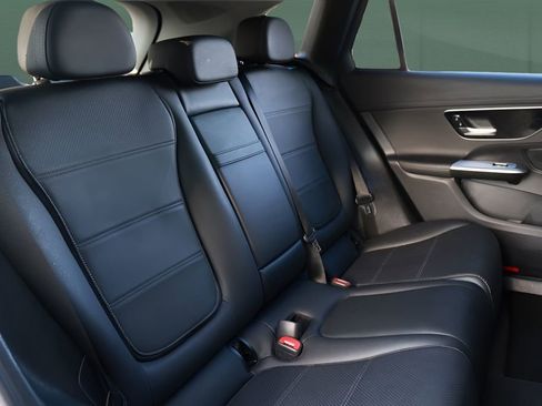 Used 2024 Mercedes-Benz GLC 300 GLC 300 image 12